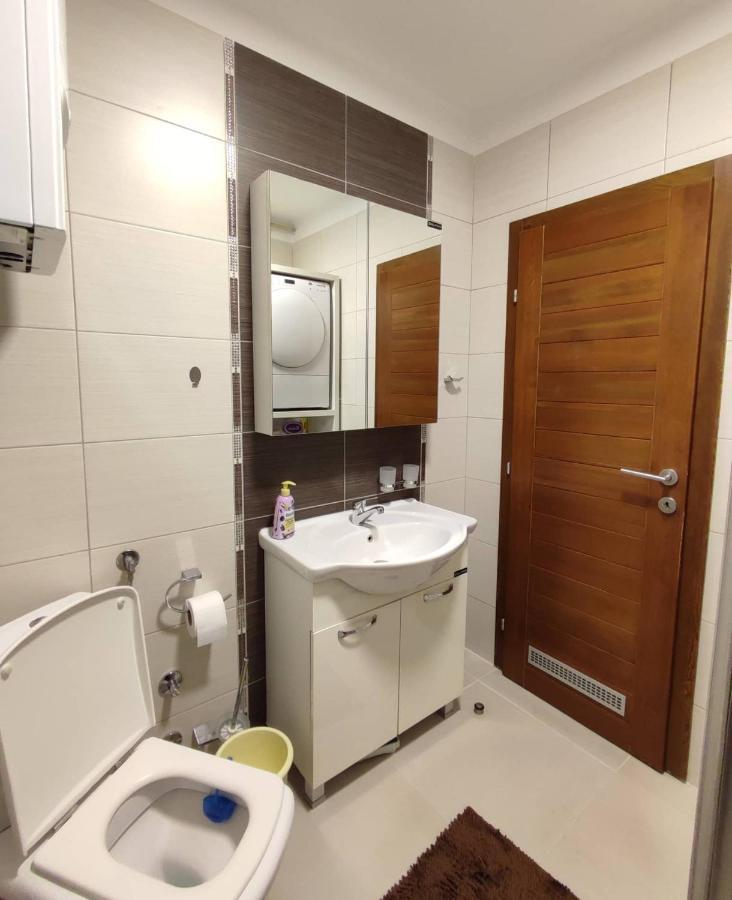 Deluxe Apartment Lejla - Free Garage Parking Sarajevo Ngoại thất bức ảnh