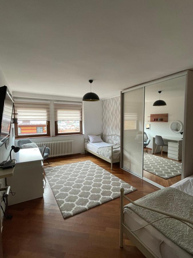 Deluxe Apartment Lejla - Free Garage Parking Sarajevo Ngoại thất bức ảnh
